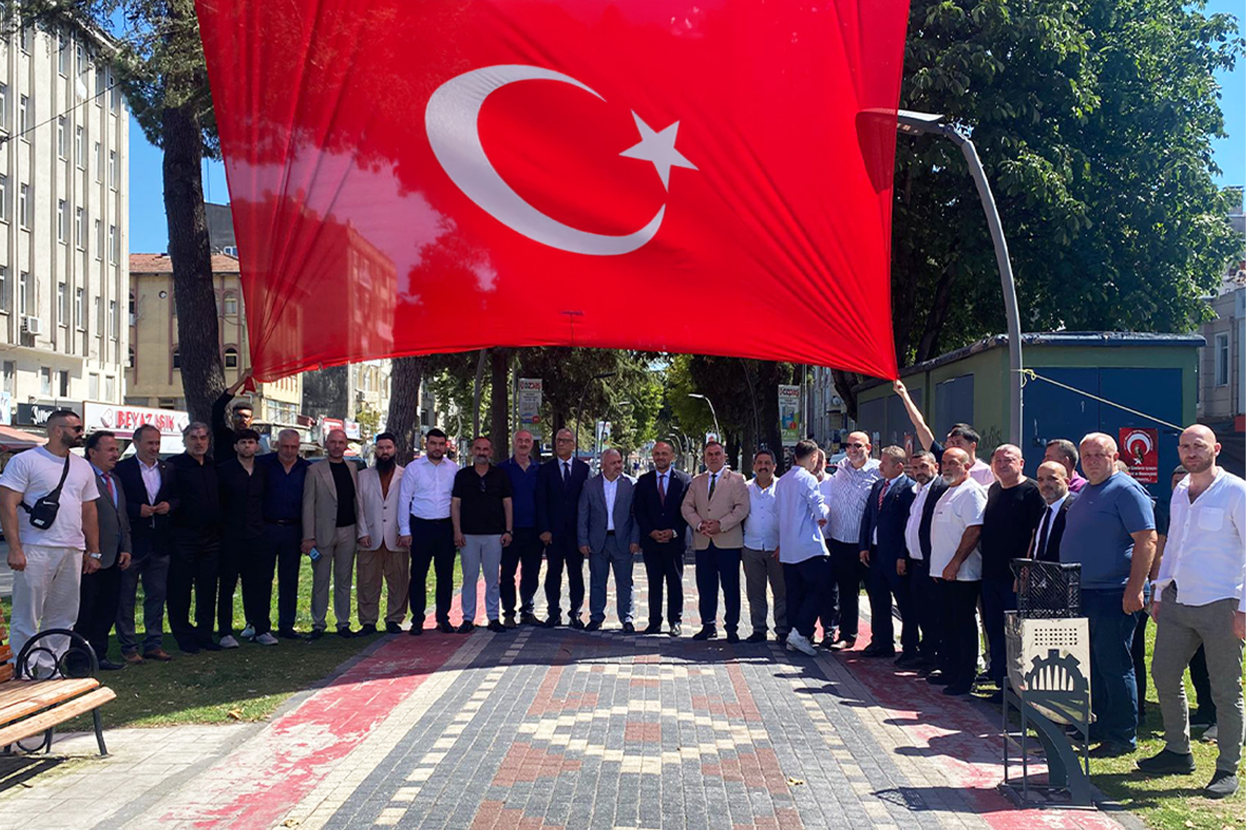 VATAN MİLLET SEVDALILARI DERNEĞİ, SAKARYA'DA TARİHİ BİR AÇILIŞLA KAPILARINI AÇTI!